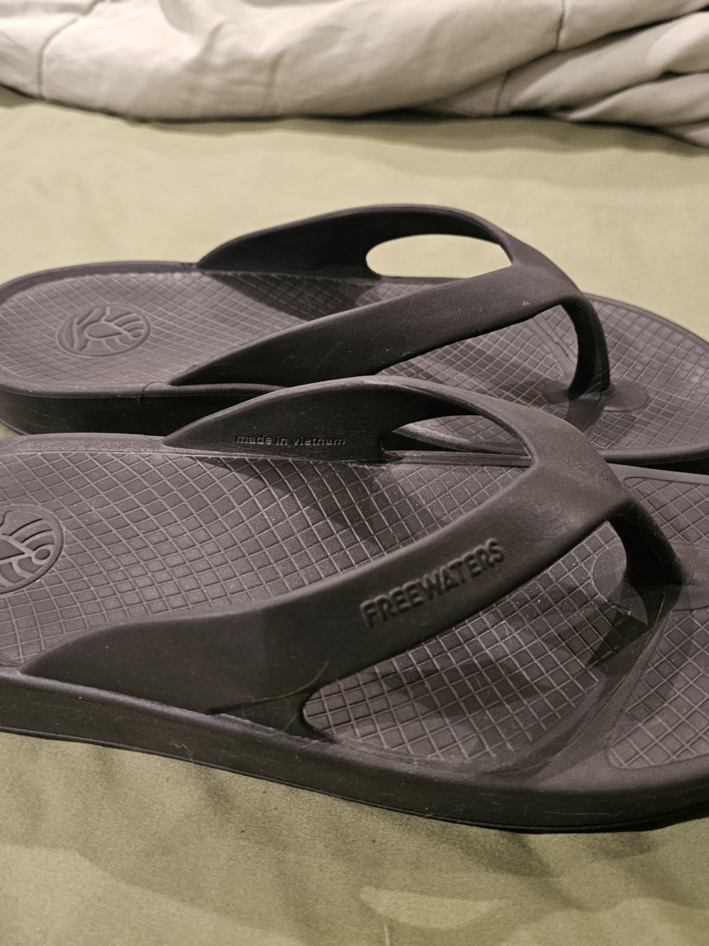 Freewaters Men’s Black Flip-Flops - Classic Comfort Sandals Cloud9 Ultra Sz12 - Picture 5 of 8
